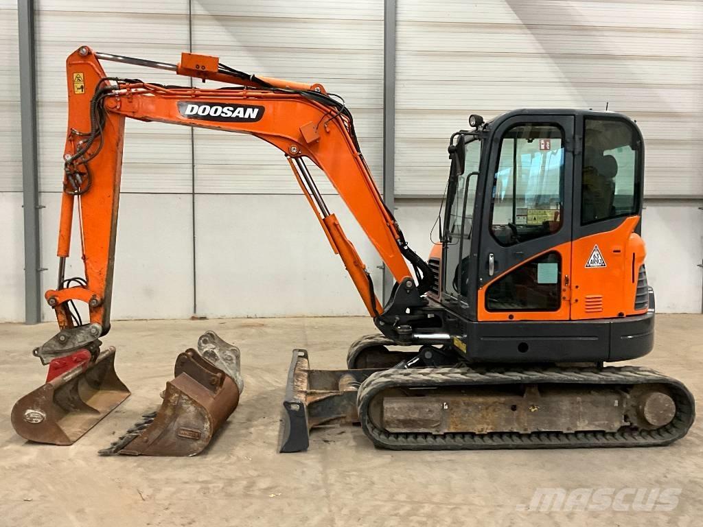 Doosan DX 63-3 حفارات صغيرة أقل من 7 طن (حفارات صغيرة)