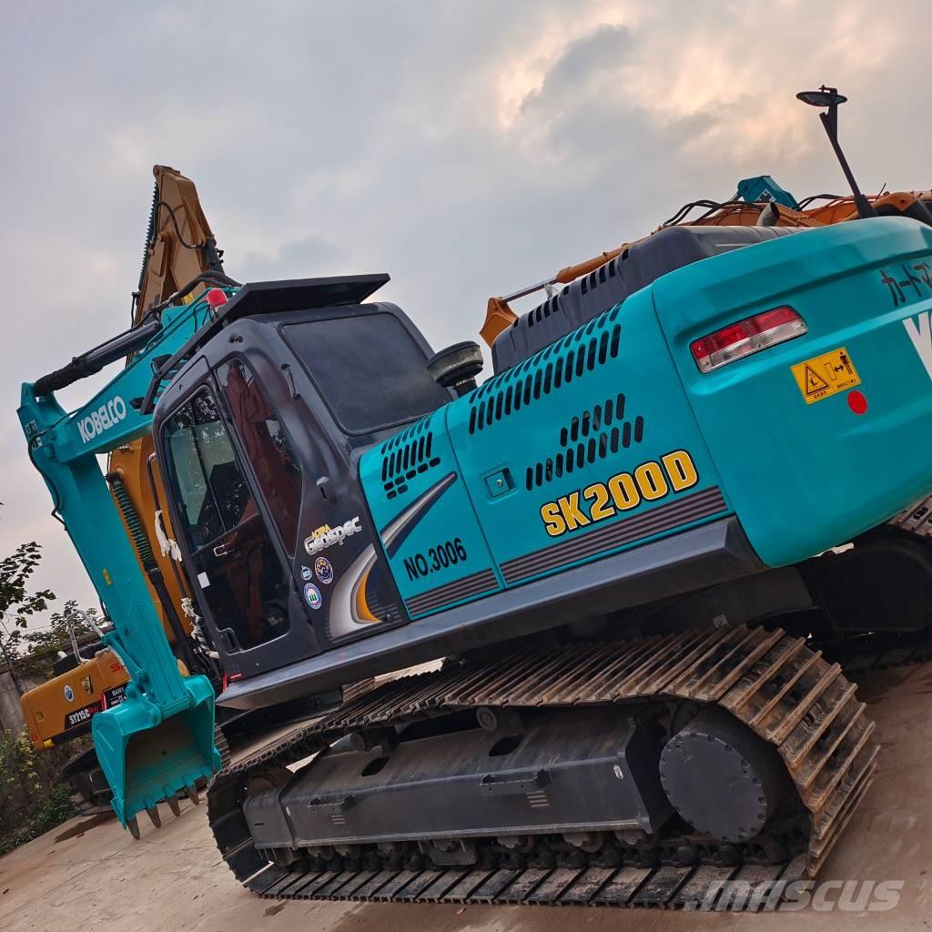 Kobelco SK 200-8 حفارات زحافة