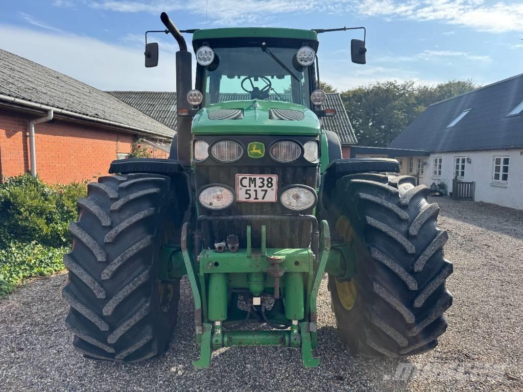 John Deere 7920 الجرارات