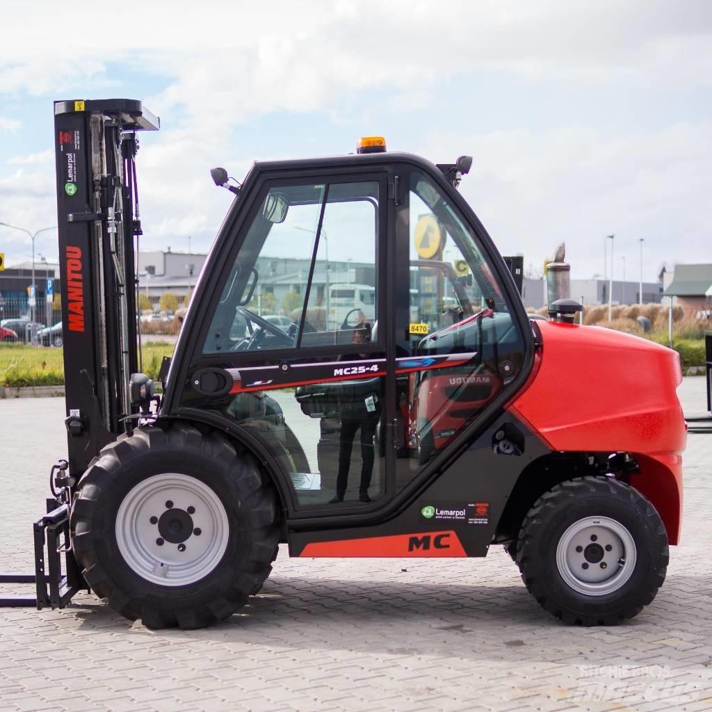 Manitou MC25 شاحنات الطرق الوعرة