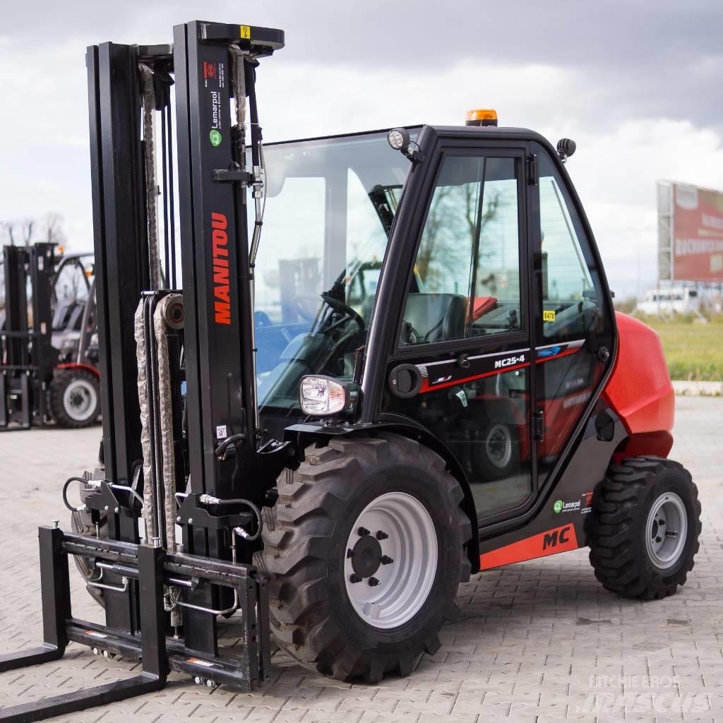 Manitou MC25 شاحنات الطرق الوعرة