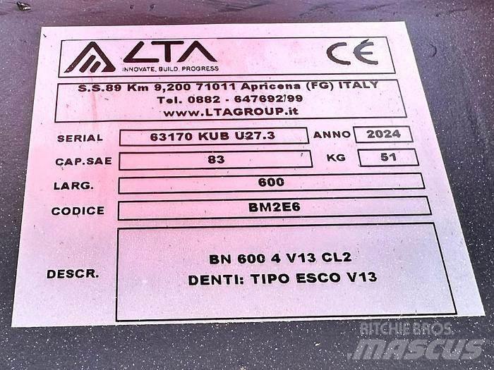 Kubota U27-4 حفارات صغيرة أقل من 7 طن (حفارات صغيرة)