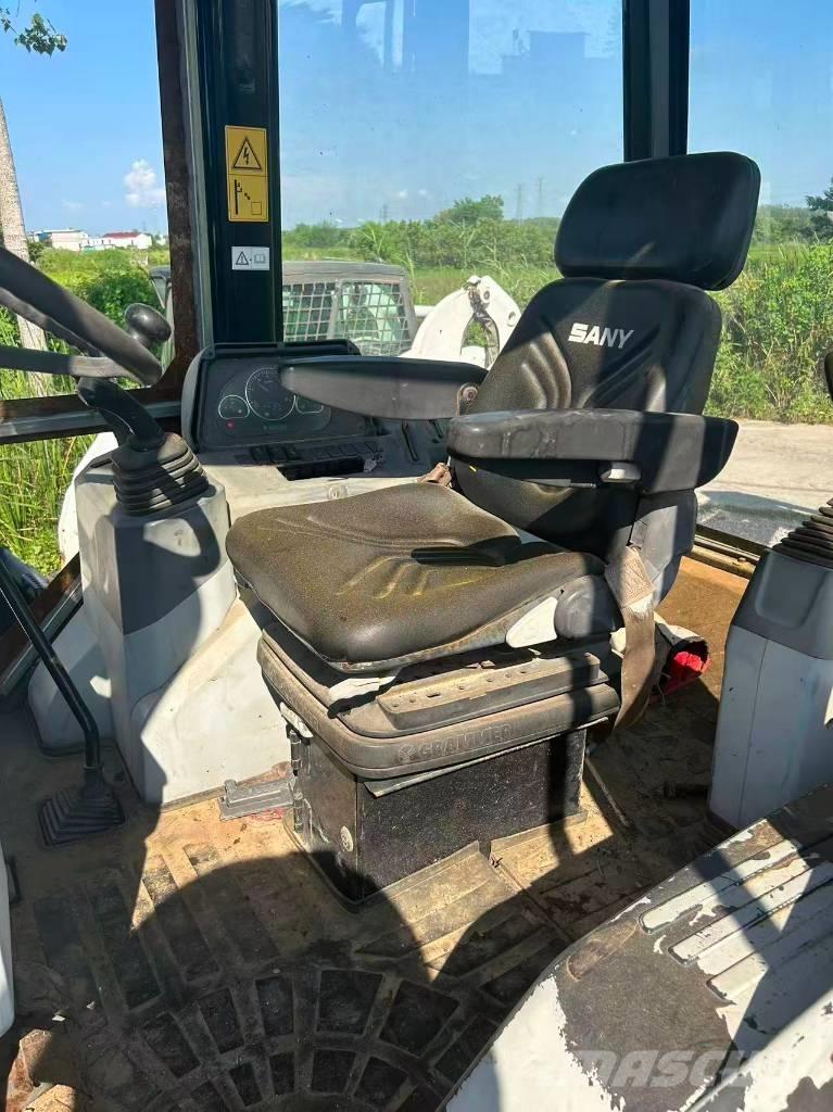 Sany BL 70 C لوادر ذات جرافات عكسية