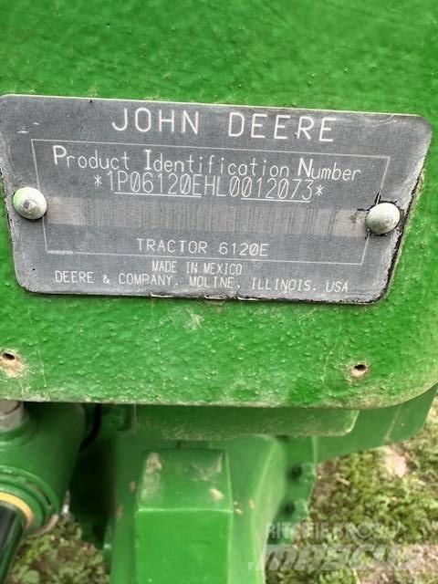 John Deere 6120 E الجرارات