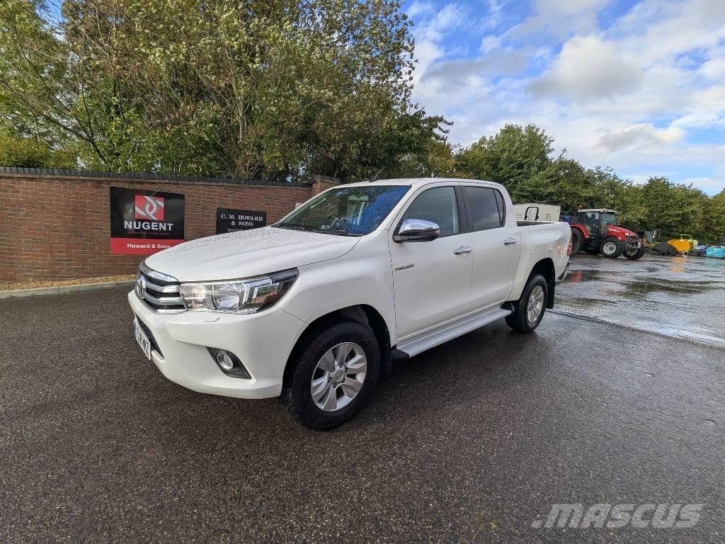 Toyota Hilux شاحنات خفيفة/مفصلية الجوانب
