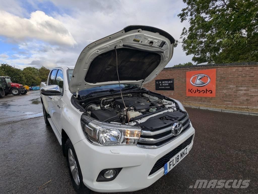 Toyota Hilux شاحنات خفيفة/مفصلية الجوانب