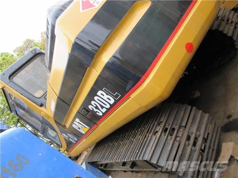 CAT 320 B L حفارات زحافة