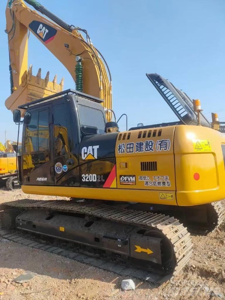 CAT 320D2L حفارات زحافة
