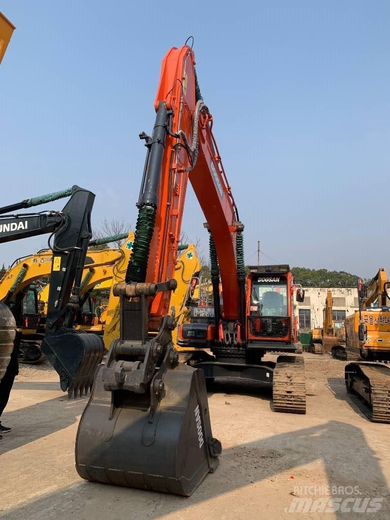 Doosan DX 300 LCA حفارات زحافة