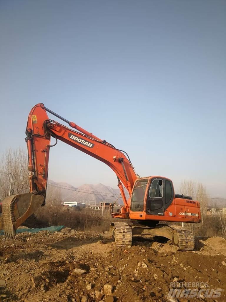 Doosan dx225 حفارات زحافة