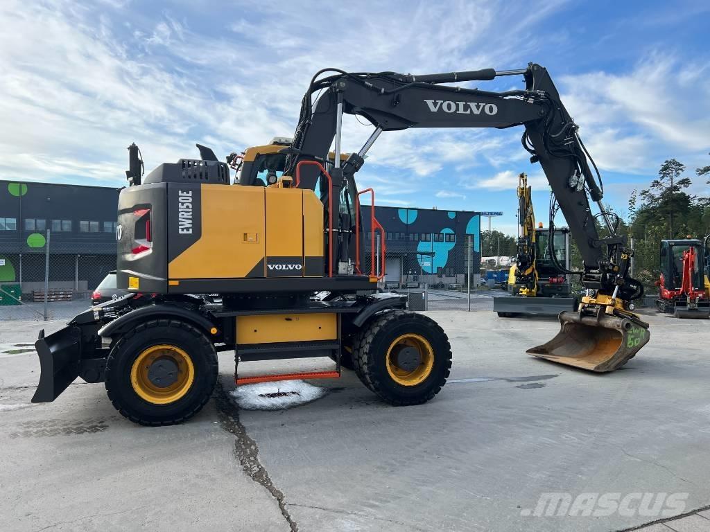 Volvo EWR150E حفارات بعجل