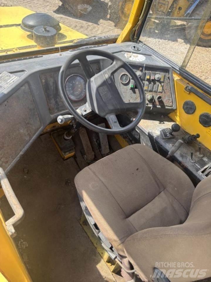 Volvo A20 عربات نقل قلابة للمواقع