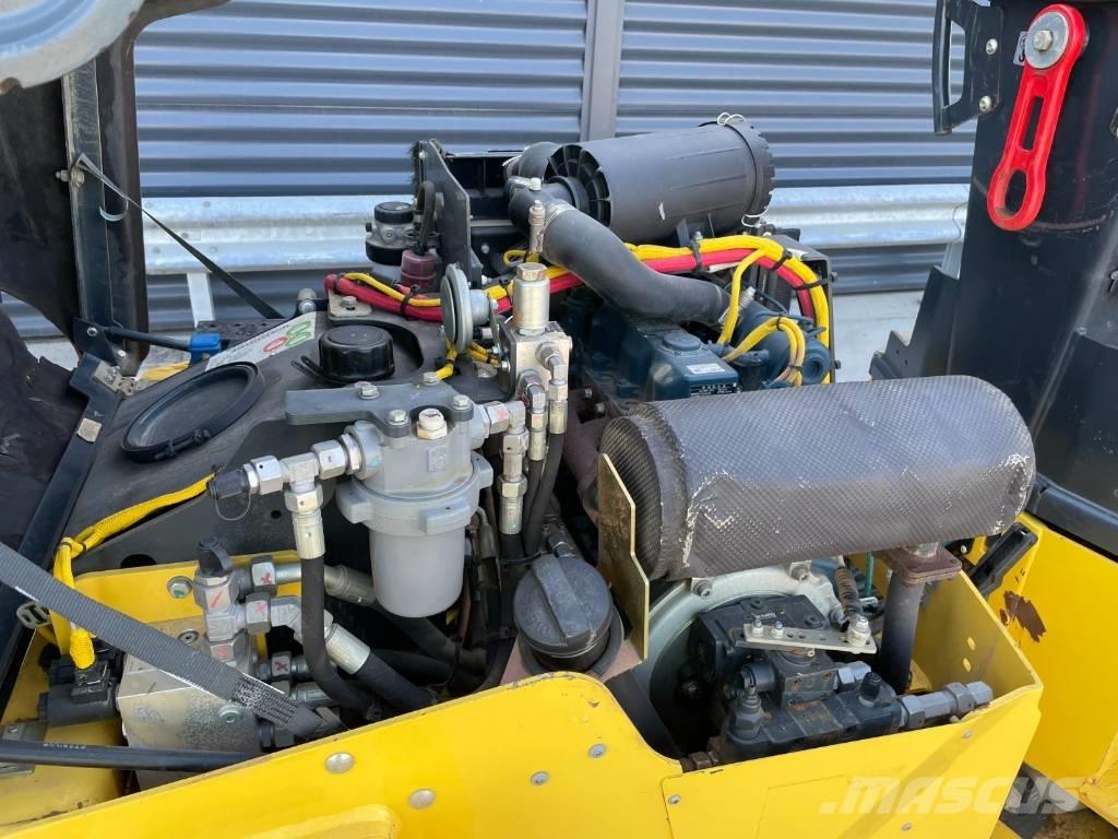 Bomag BW 120 AD-5 مداحل ثنائية الاسطوانة