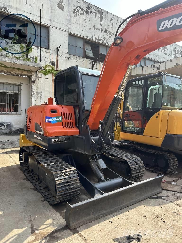 Doosan DX 60-9 C حفارات زحافة