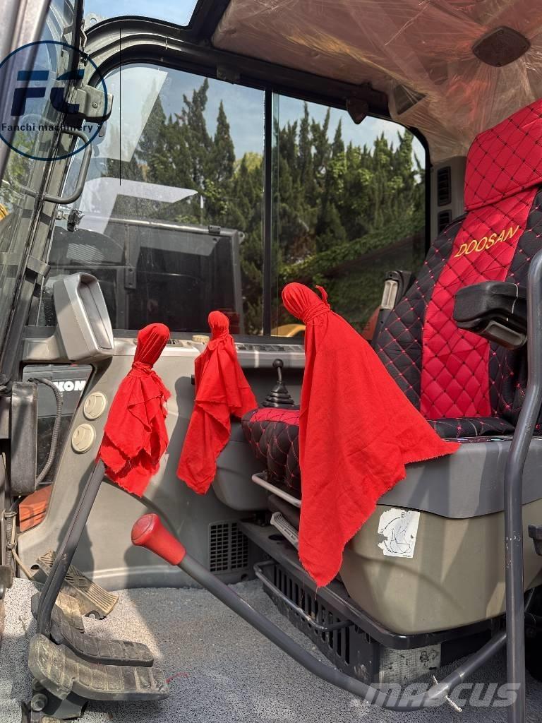 Doosan DX 60-9 C حفارات زحافة