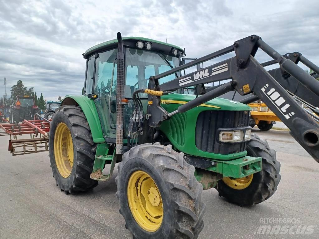 John Deere 6220 الجرارات