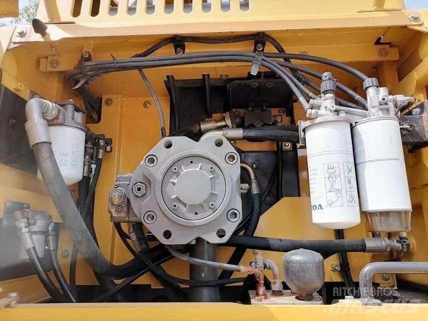 Volvo EC 380 D حفارات زحافة