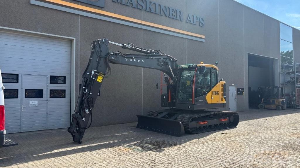 Volvo ECR 145 FL حفارات زحافة
