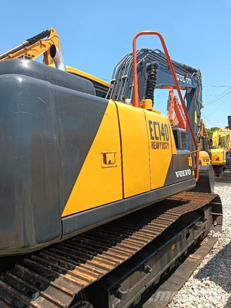 Volvo EC 140 B حفارات زحافة