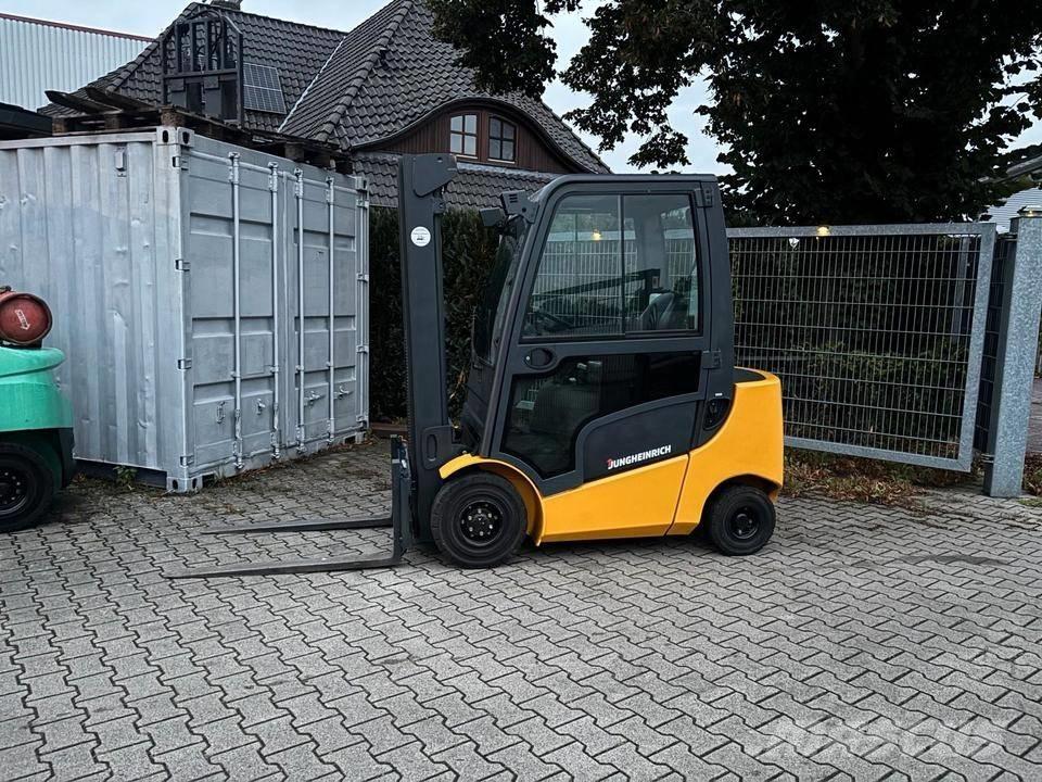 Jungheinrich DFG 320 شاحنات الديزل