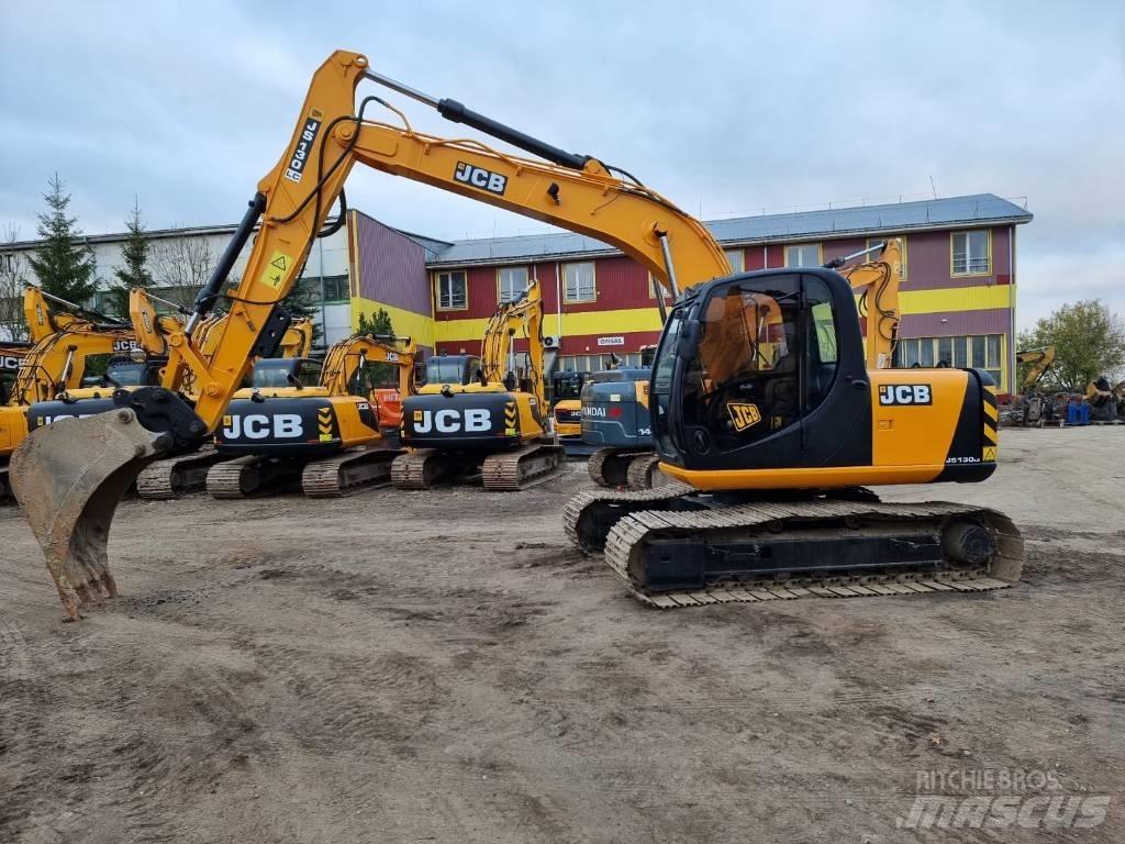 JCB JS 130 LC حفارات زحافة
