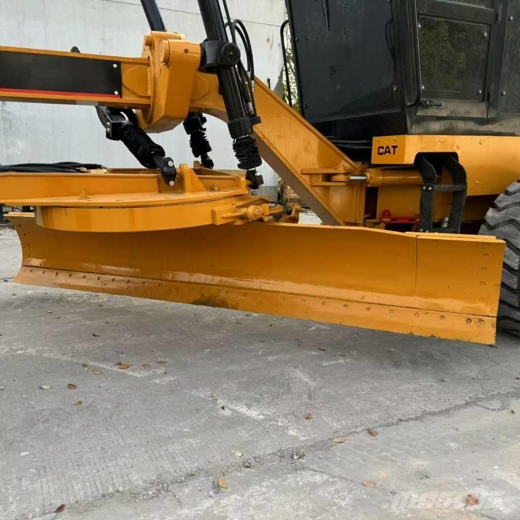 CAT 140G معدات تمهيد الطرق