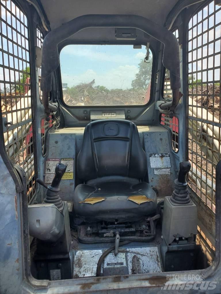 Takeuchi TL150 لوادر انزلاقية التوجيه