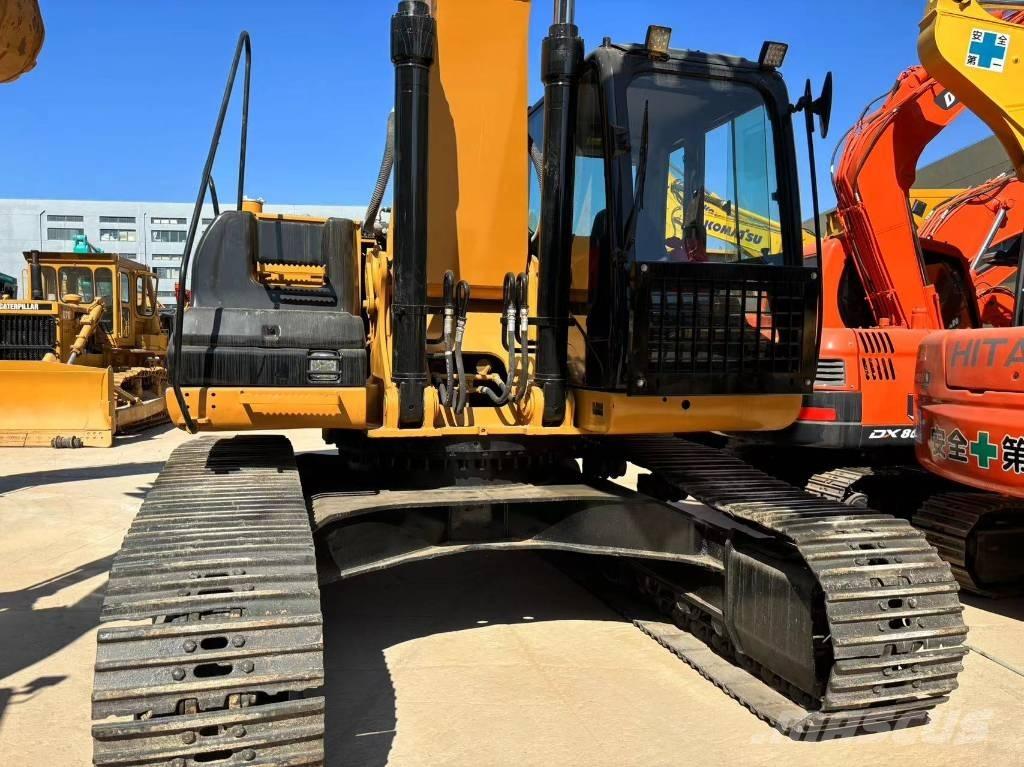 CAT 325 D حفارات زحافة