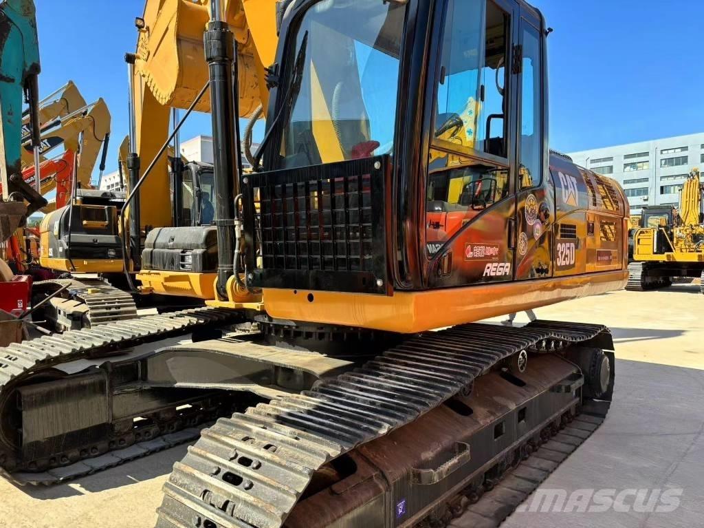 CAT 325 D حفارات زحافة