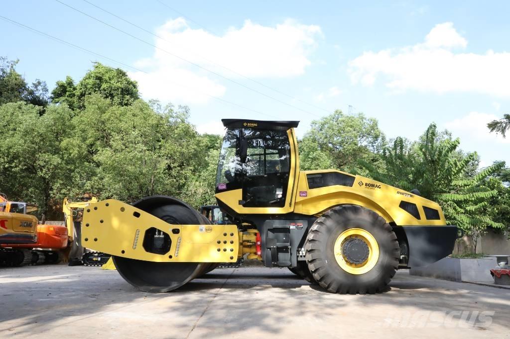 Bomag BW 226 BVC-5 مداحل ثنائية الاسطوانة