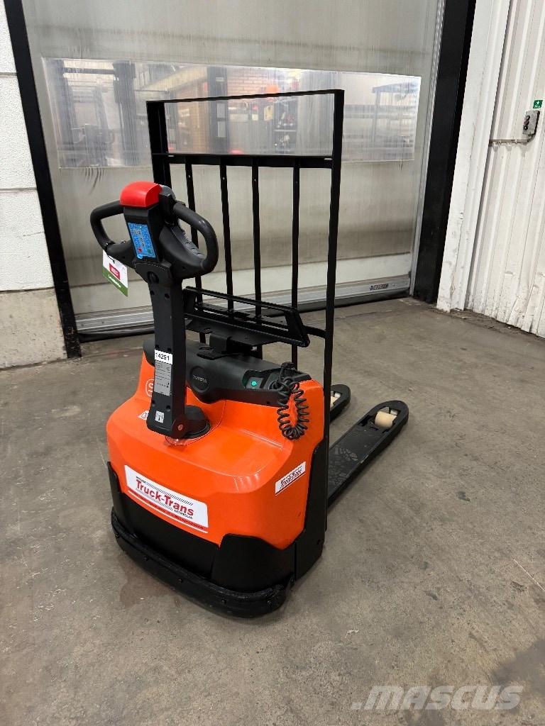 Toyota LWI160 معدات الرفع منخفض المستوى