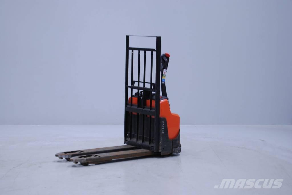 Toyota LWI160 معدات الرفع منخفض المستوى