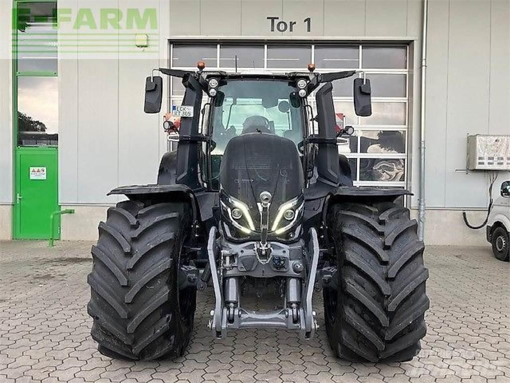 Valtra q305 الجرارات