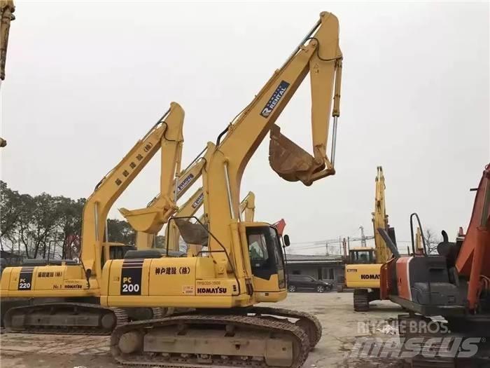 Komatsu PC 200-7 حفارات زحافة