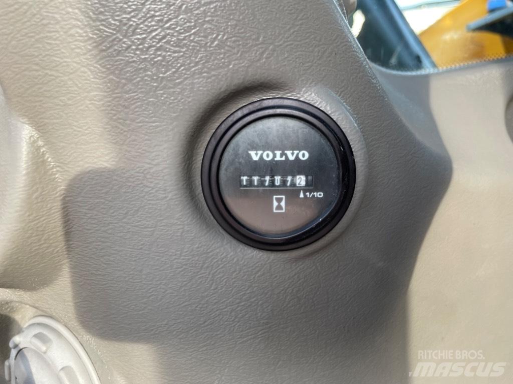 Volvo EC 480 E L حفارات زحافة
