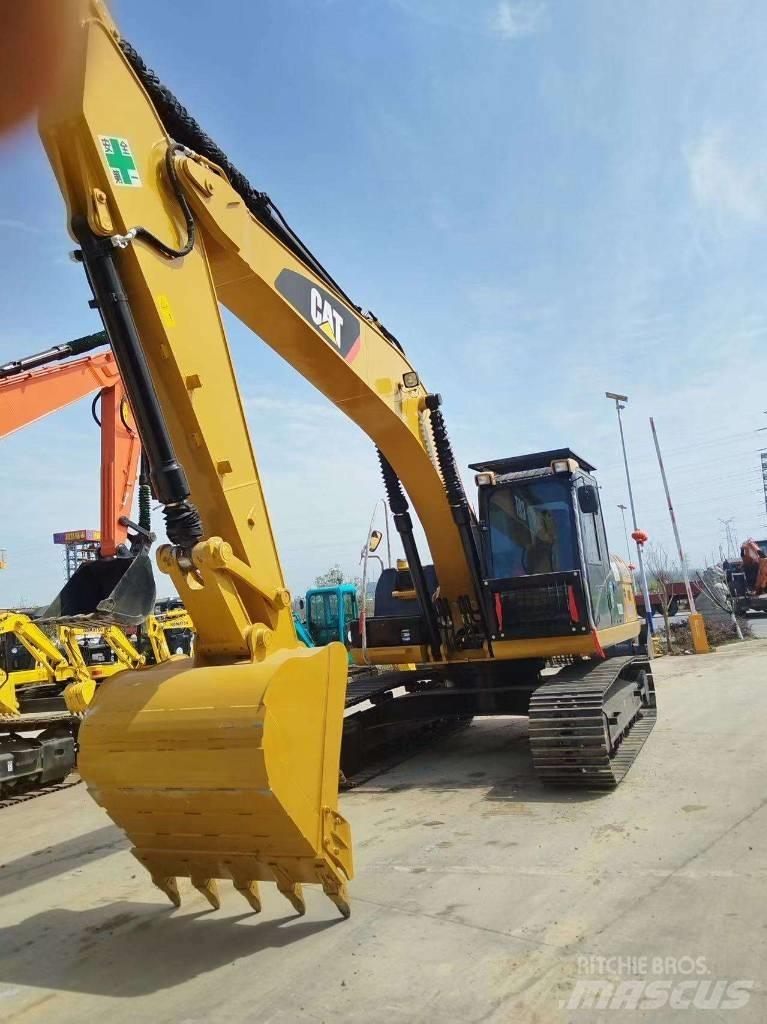 CAT 320 D 2 حفارات وسط 7 طن - 12 طن