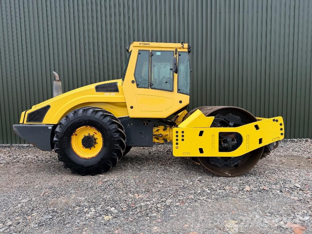 Bomag BW 213 D H-4 مداحل أحادية الأسطوانة