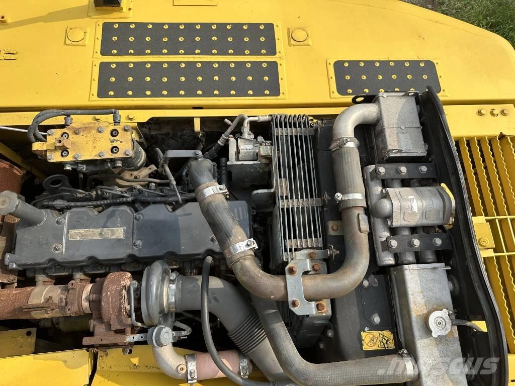 Komatsu PC240-8 حفارات زحافة