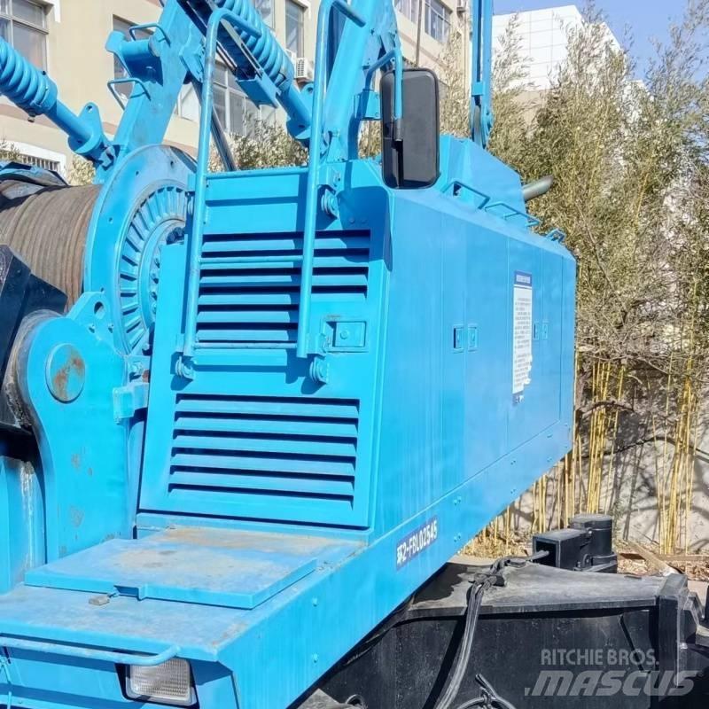 Hitachi SCX2500 رافعات مجنزرة