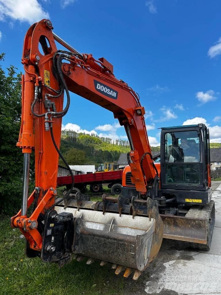 Doosan DX 85 R حفارات وسط 7 طن - 12 طن