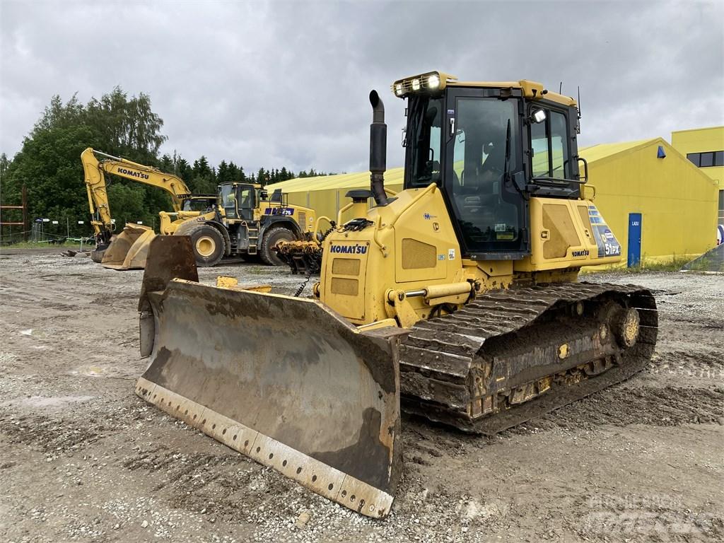 Komatsu DX 51 PX 22 بلدوزرات مجنزرة