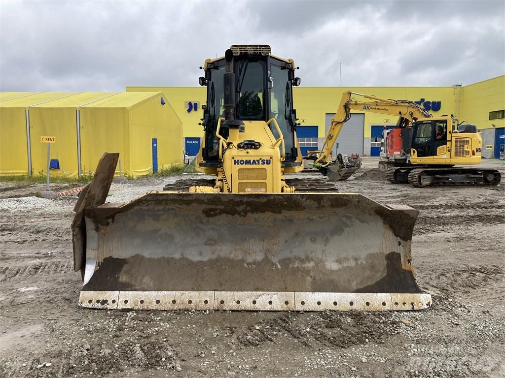 Komatsu DX 51 PX 22 بلدوزرات مجنزرة