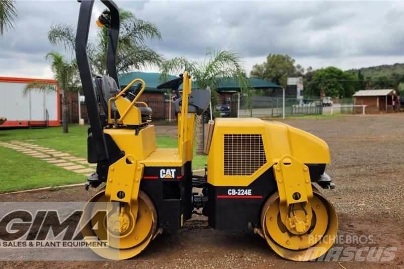 CAT CB224-E مداحل مزدوجة