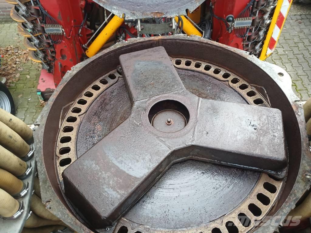 Vredo ZB3-9152 معدات توزيع السماد العضوي