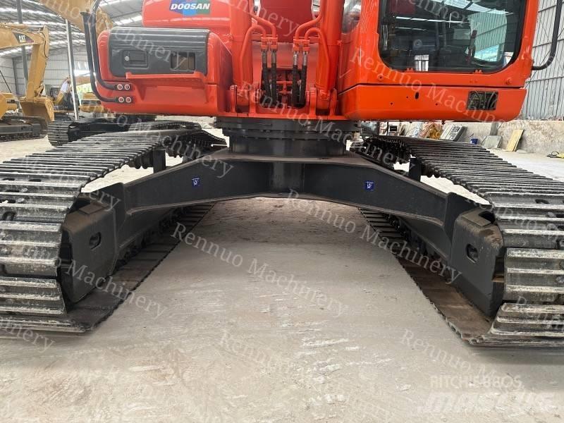 Doosan DX 225 LC حفارات زحافة