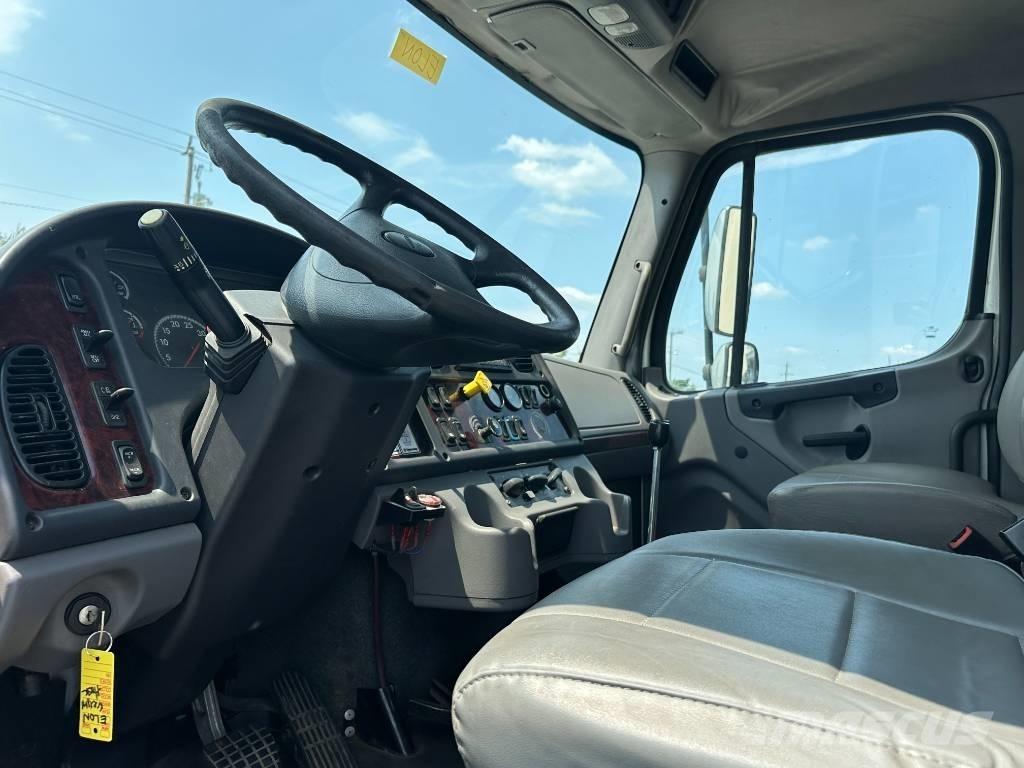 Freightliner M2 شاحنات المخلفات