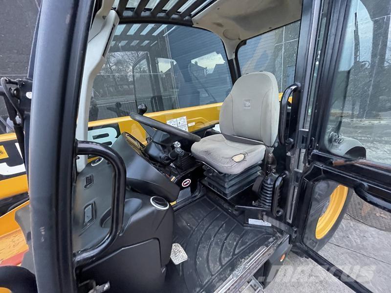 JCB 531 - 70 مناولات متداخلة