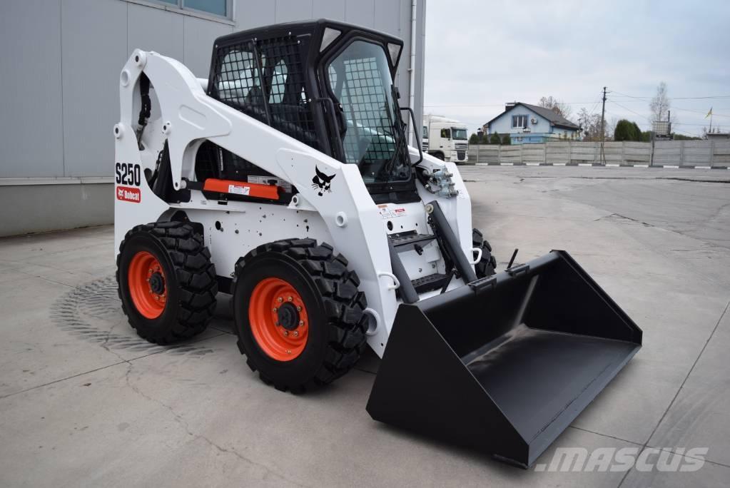 Bobcat S 250 لوادر انزلاقية التوجيه