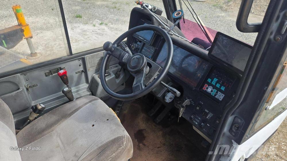 Kato KR 50 H رافعات الطرق الوعرة