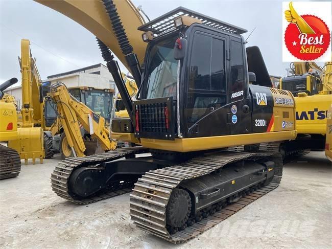 CAT 320 D حفارات زحافة